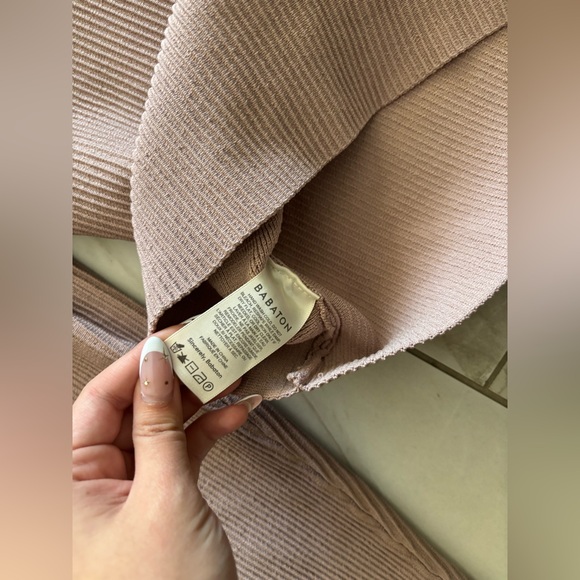 Aritzia Babaton Sculpt Knit Sweetheart Longsleeve - Picture 8 of 9